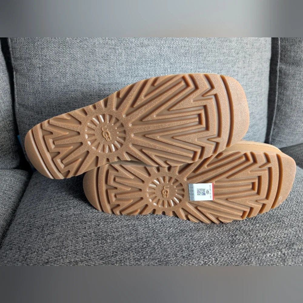 UGG chic ankle